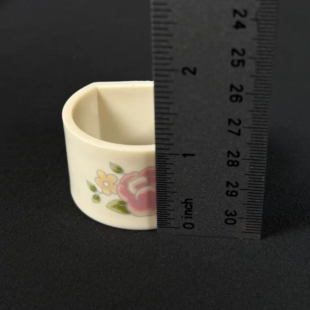 Pfaltzgraff by gemco flowers Plastic Napkin Ring Set of 4 in holder w box